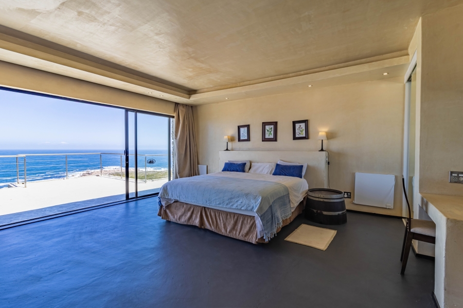 8 Bedroom Property for Sale in Pringle Bay Western Cape